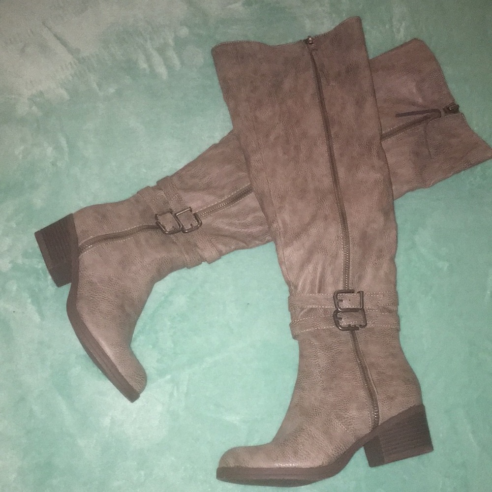 BRAND NEW OVER THE KNEE BOOTS